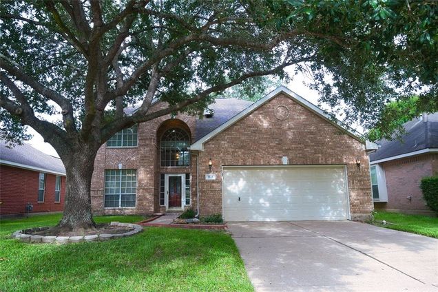 1115 Sussex Trail Pearland, TX House Active - Photo 1 of 36. Opens carousel modal