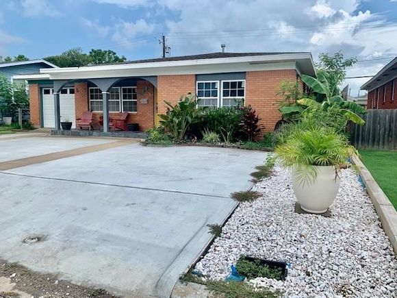 1114 Bayou Circle