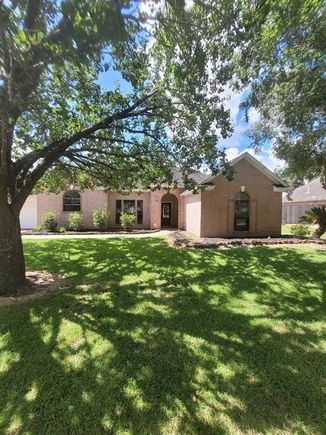 121 Regal Lane
