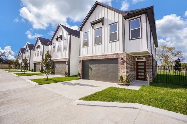 6635 Tc Jester Boulevard Unit D Houston, TX House Sold - Photo 1 of 1. Opens carousel modal