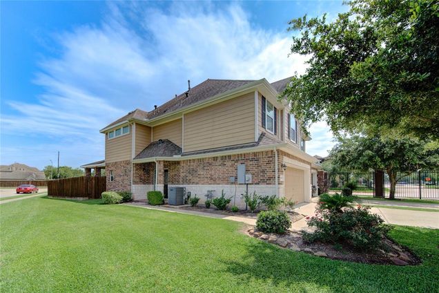 3807 Waterford Bend Missouri City, TX Townhouse Sold - Photo 1 of 1. Opens carousel modal