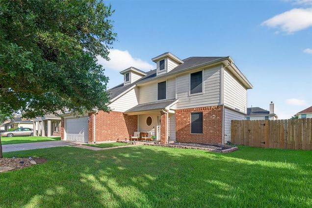 1023 Santa Fe Court Rosenberg, TX House Active - Photo 1 of 38. Opens carousel modal