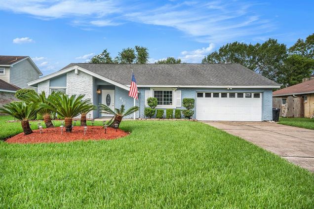 415 Cottonwood Drive Friendswood, TX House Sold - Photo 1 of 1. Opens carousel modal