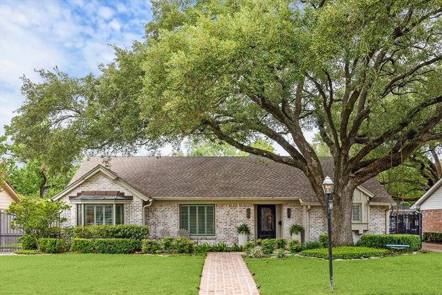 10010 Piping Rock Lane Houston, TX House Active - Photo 1 of 31. Opens carousel modal