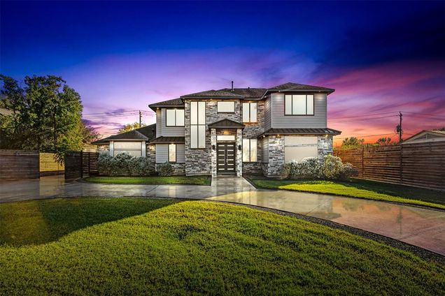 9209 Emnora Lane