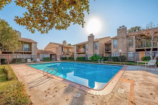 700 Thicket Ln Lane Unit 303 Houston, TX Townhouse Sold - Photo 1 of 1. Opens carousel modal