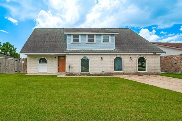 10902 Sagevale Lane Houston, TX House Active - Photo 1 of 48. Opens carousel modal