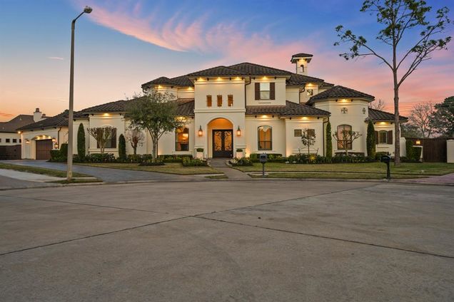 213 Los Frailes Drive