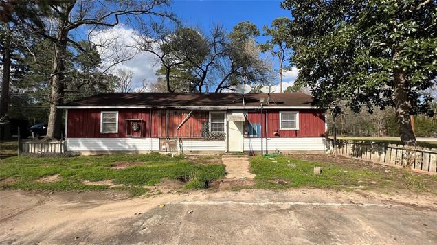 340 Magnolia Point Drive Houston, TX House Active - Photo 1 of 18. Opens carousel modal