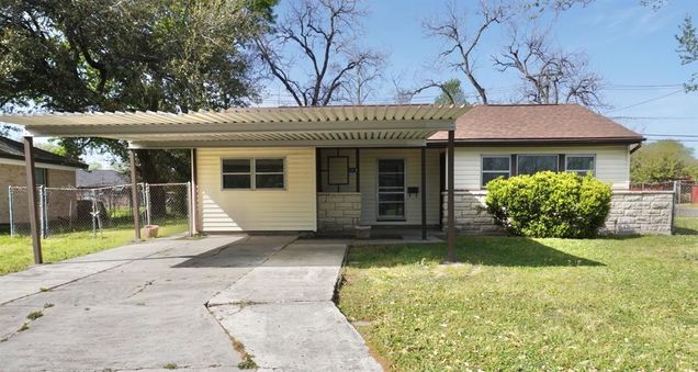 1008 Largo Street Baytown, TX House Active - Photo 1 of 16. Opens carousel modal