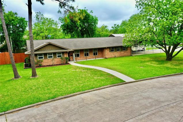 1002 Lindsey Drive Rosenberg, TX House Sold - Photo 1 of 1. Opens carousel modal