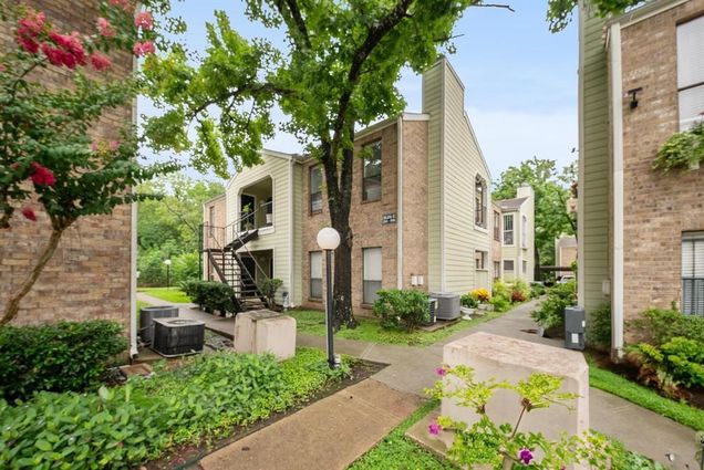 6602 Harbor Town Drive Unit 506 Houston, TX Townhouse Active - Photo 1 of 19. Opens carousel modal
