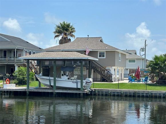 1039 Redfish Street