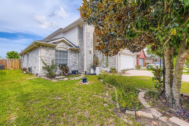 21010 Vista Trace Drive