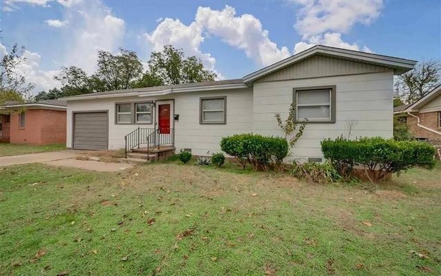1002 E Beverly Loop Burkburnett, TX House Active - Photo 1 of 7. Opens carousel modal