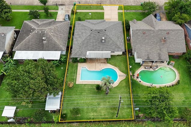 16602 La Avenida Drive
