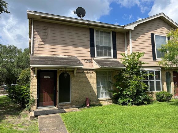 13527 Castilian Drive Unit 1 Houston, TX Townhouse Active - Photo 1 of 30. Opens carousel modal