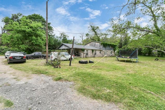 406 Fairway Drive
