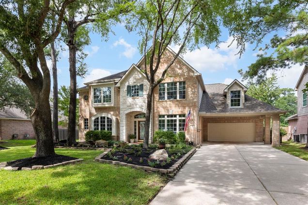 174 N Hazelcrest Circle