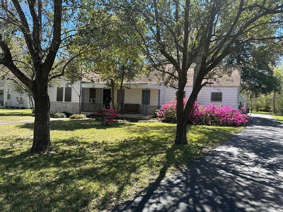 1607 Wright Boulevard Baytown, TX House Pending - Photo 1 of 27. Opens carousel modal
