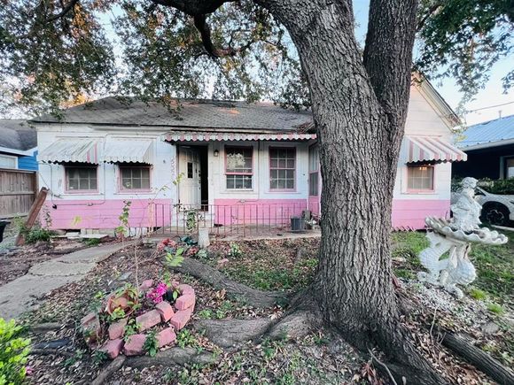 532 N Super Street Houston, TX House Sold - Photo 1 of 1. Opens carousel modal