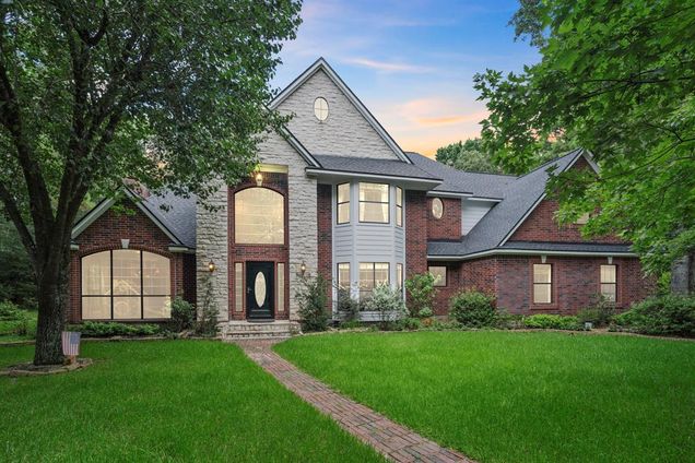 19910 Emerald Way