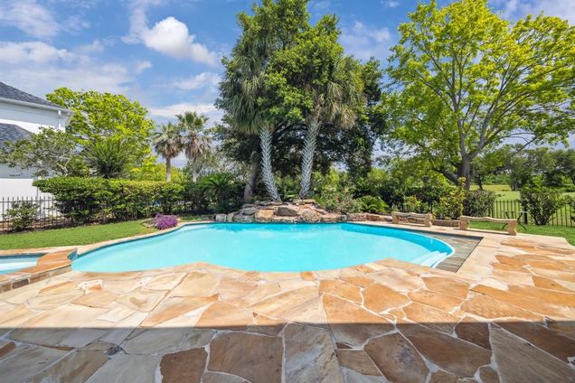 4111 Thistle Hill Court