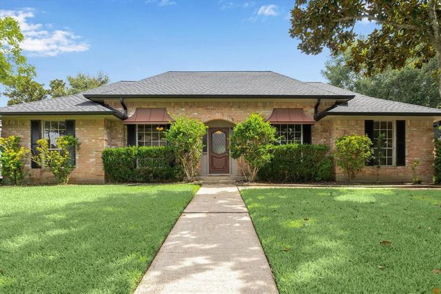3411 Plum Brook Lane Missouri City, TX House Active - Photo 1 of 25. Opens carousel modal