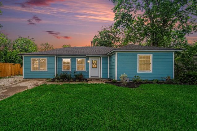 308 Greenbriar Drive Baytown, TX House Active - Photo 1 of 26. Opens carousel modal