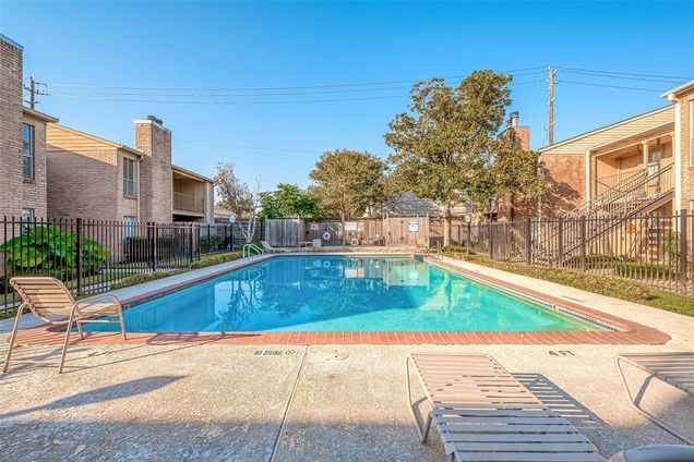 700 Thicket Lane Unit 306
