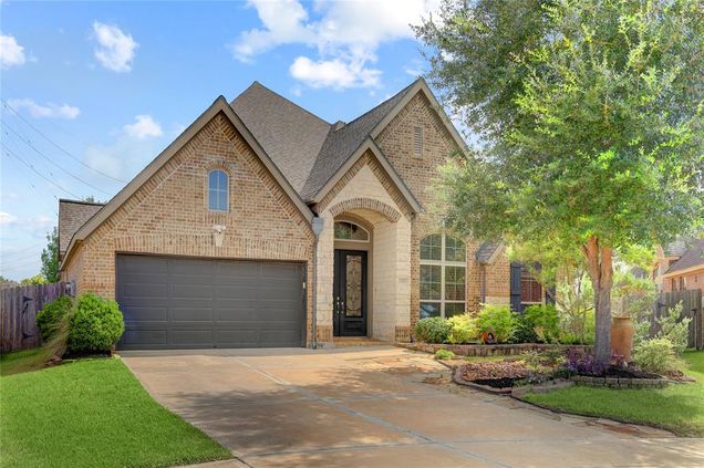 88 Ivy Croft Court Richmond, TX House Active - Photo 1 of 45. Opens carousel modal