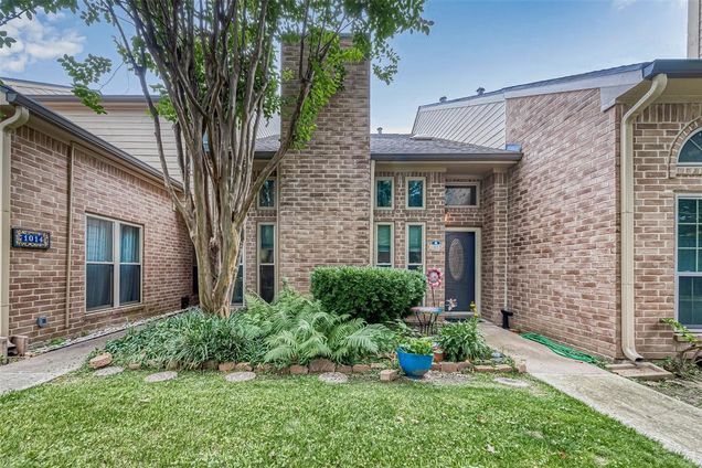 1015 Memorial Village Drive Unit 121 Houston, TX Townhouse Sold - Photo 1 of 1. Opens carousel modal