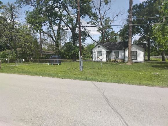 7407 Banyan Street Houston, TX Plot of land Active - Photo 1 of 9. Opens carousel modal