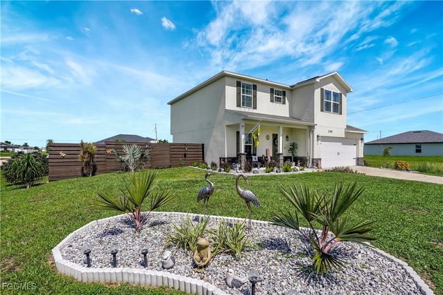 2200 NE Juanita Place