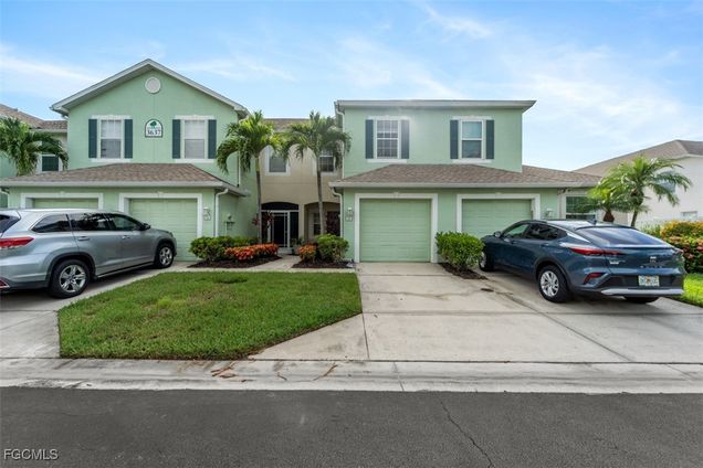 3637 Pine Oak Circle Unit 105 Fort Myers, FL Townhouse Active - Photo 1 of 33. Opens carousel modal