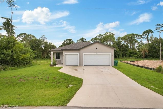 3037 Harvard Circle Labelle, FL House Active - Photo 1 of 29. Opens carousel modal