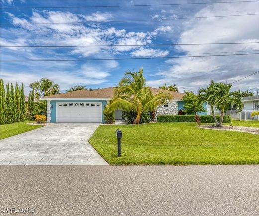 4113 SE 9th Court Cape Coral, FL House Active - Photo 1 of 39. Opens carousel modal