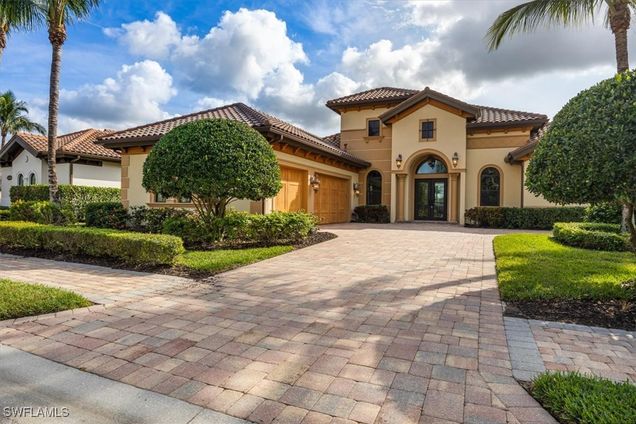6504 Costa Circle Naples, FL House Active - Photo 1 of 24. Opens carousel modal