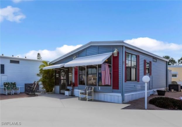 21 Shifting Sand Avenue