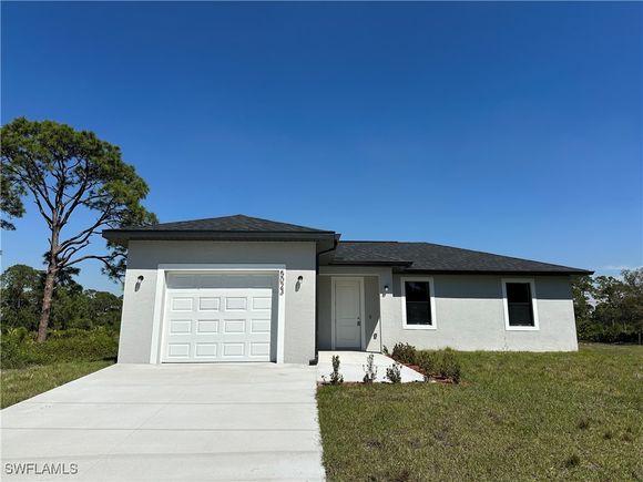 5023 N Dogwood Circle Labelle, FL House Active - Photo 1 of 28. Opens carousel modal