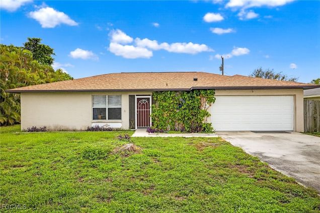 1404 SE 36th Terrace Cape Coral, FL House Active - Photo 1 of 19. Opens carousel modal