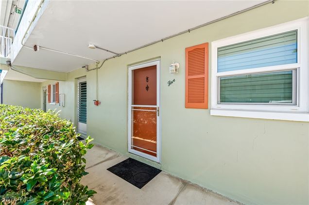 200 Valley Stream Drive Unit 5B