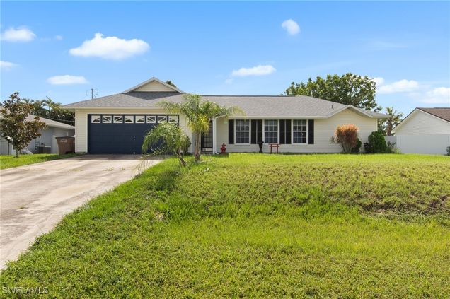 3911 SW 11th Place Cape Coral, FL House Active - Photo 1 of 23. Opens carousel modal