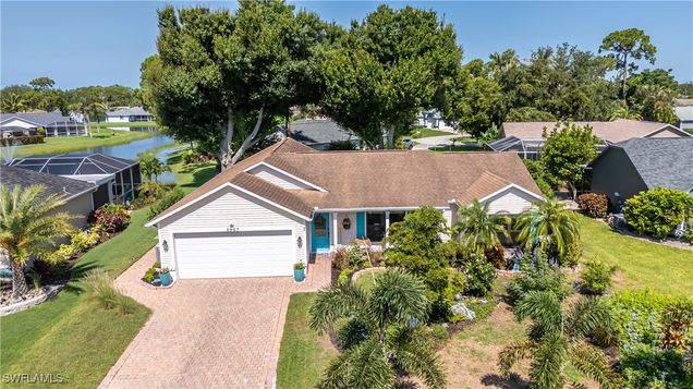 9967 Country Oaks Drive