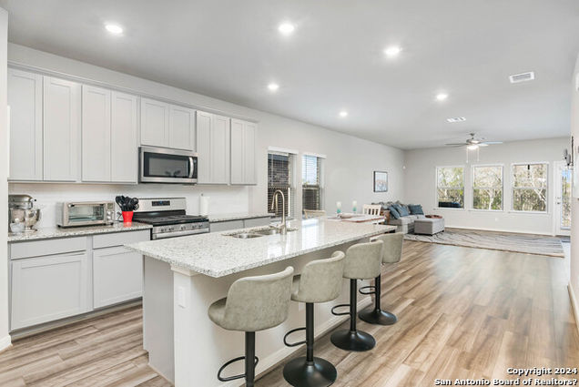 1525 ARCADIAN LILY