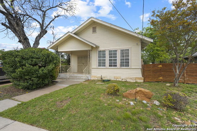 1707 W Huisache Ave