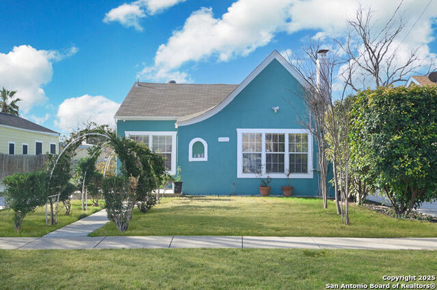 1726 W Mulberry