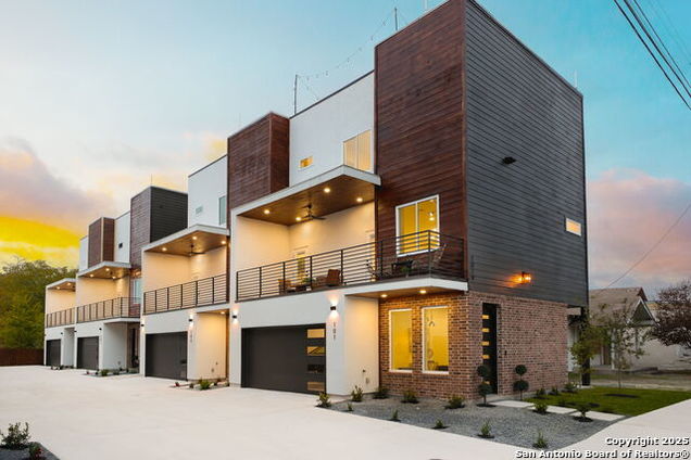 1019 S Hackberry Unit 201