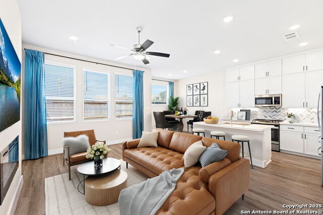 8851 Oakland Unit 21