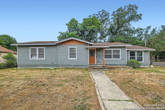 1022 Vickers Ave